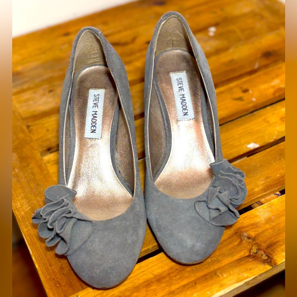 Steve Madden Suede Preti Heels with Flower Embellishment New